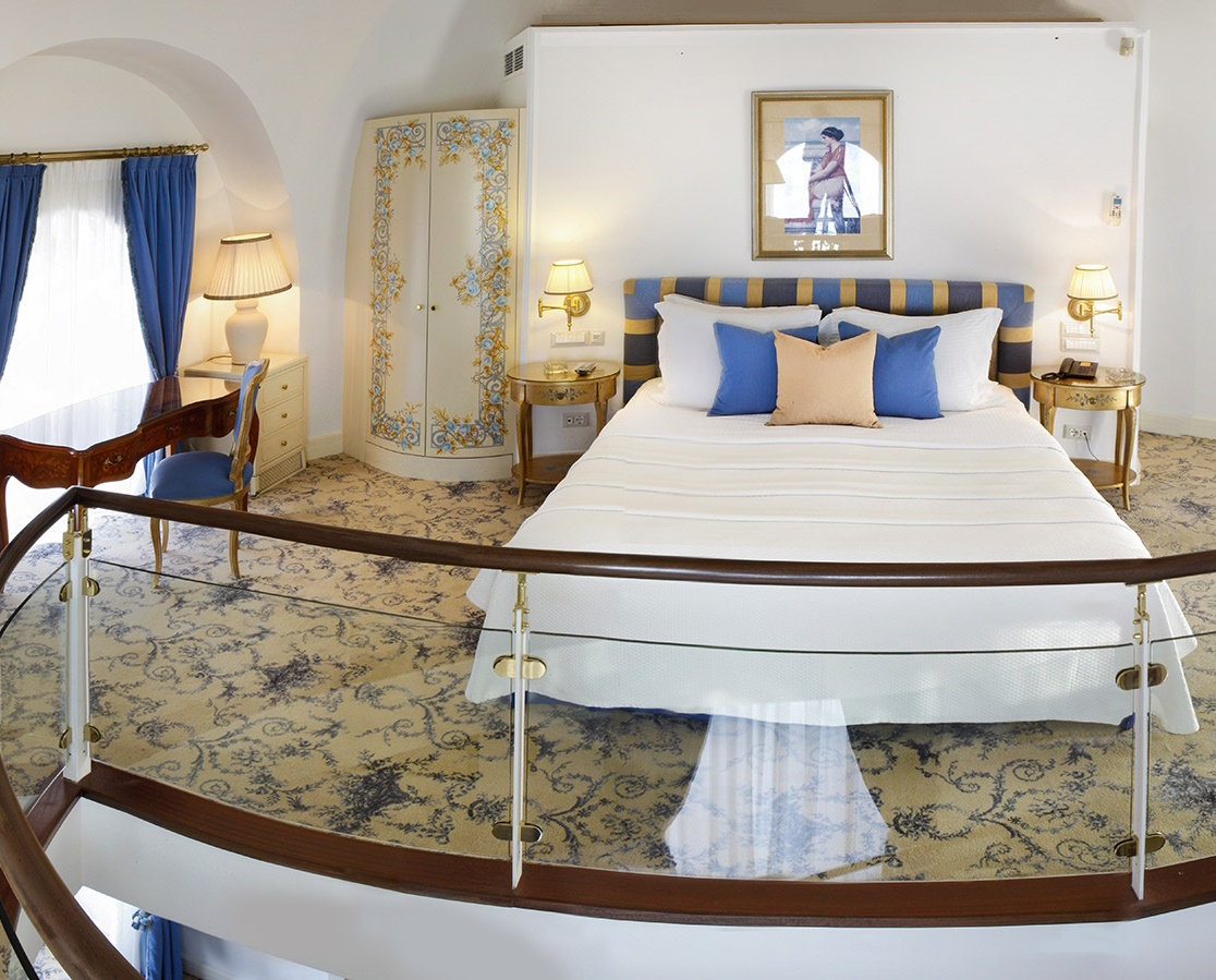 Rhodes wedding ceremonay at Grande Albergo Wedding Venue