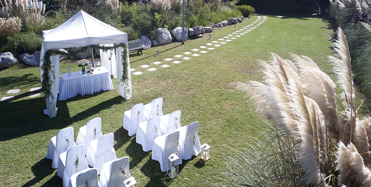 All-inclusive beach wedding at Amus Hotel & Spa