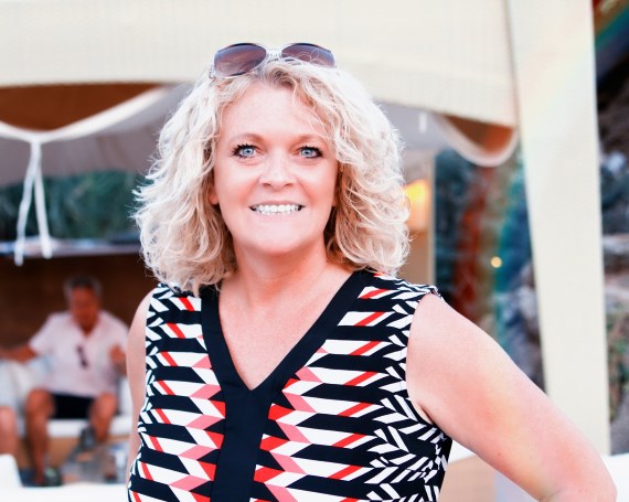 Justine King - Wedding Planner in Greece